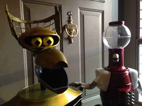 Crow and Servo visit Beez for new costume designs!